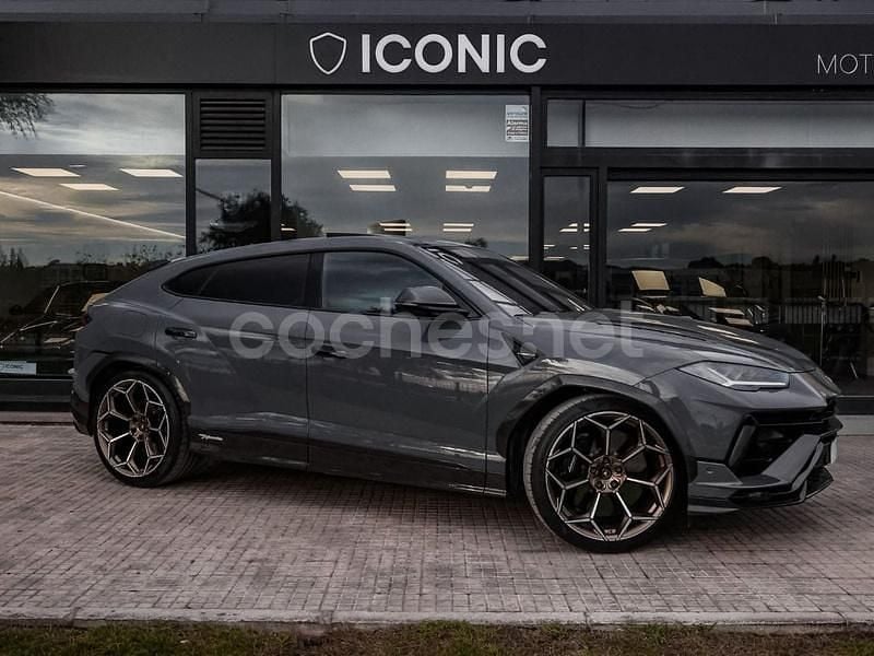 Usado Lamborghini Urus 666 CV (489 kW) 2024 Gris / plata SUV