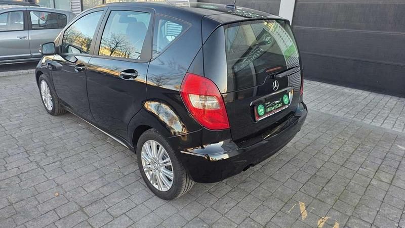 Usado Mercedes A160 Elegance 95 CV (69 kW) 2011 Negro Utilitario