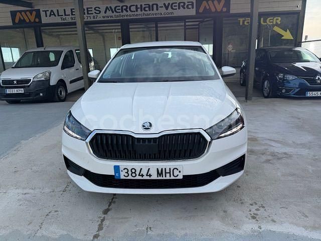 Usado Skoda Fabia Ambition 80 CV (58 kW) 2023 Blanco Berlina