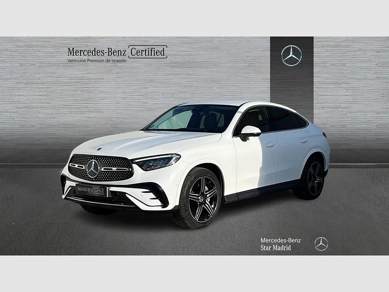 Usado Mercedes GLC220 AMG line 197 CV (144 kW) 2025 Blanco polar  pintura unicolor Coupe