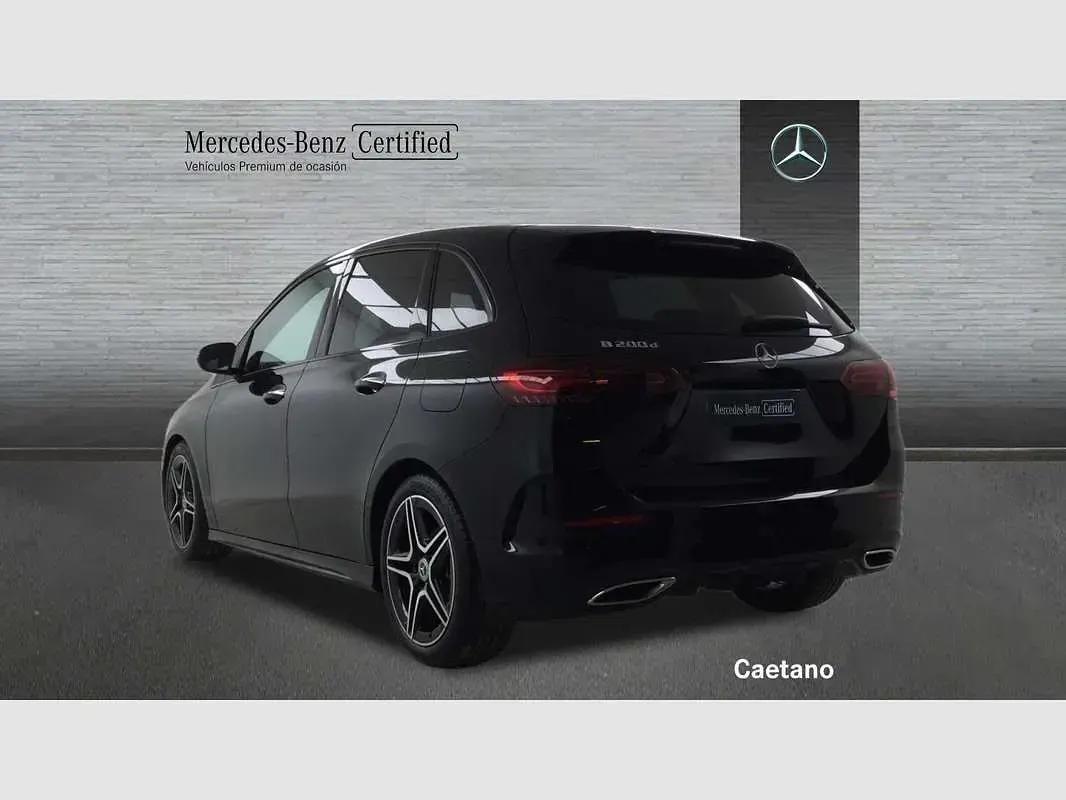 Usado Mercedes B200 150 CV (110 kW) 2025 Negro Utilitario