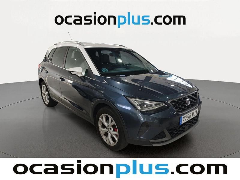 Usado Seat Arona FR 150 CV (110 kW) 2023 Gris SUV