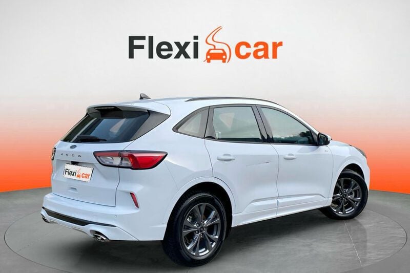 Usado Ford Kuga ST-Line 151 CV (111 kW) 2023 Blanco SUV