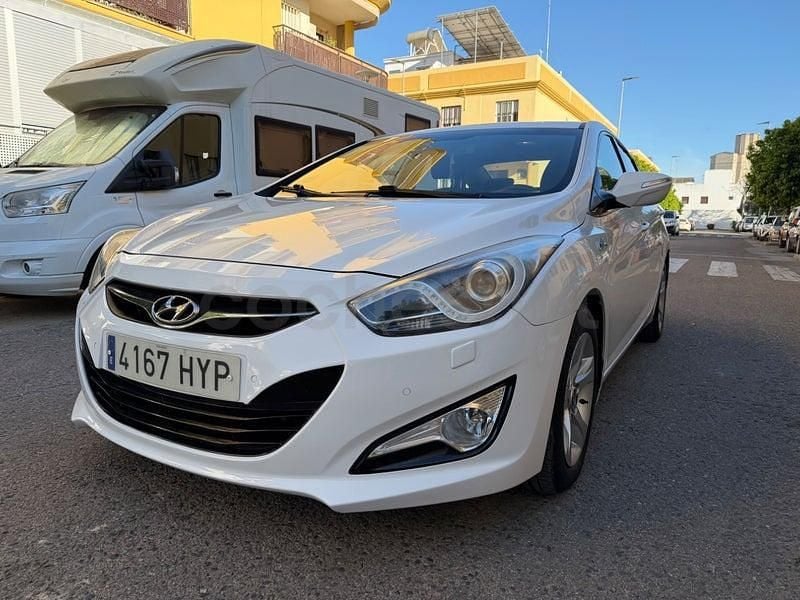 Usado Hyundai i40 136 CV (100 kW) 2015 Blanco Berlina