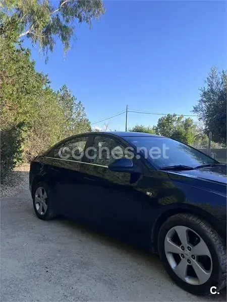 Usado Chevrolet Cruze LT 150 CV (110 kW) 2010 Negro Berlina