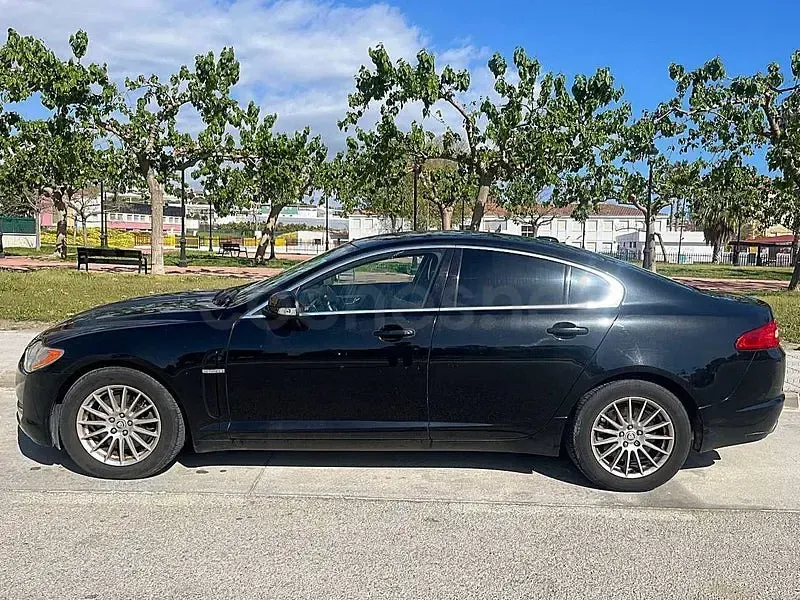 Usado Jaguar XF Premium Luxury 207 CV (152 kW) 2009 Negro Berlina