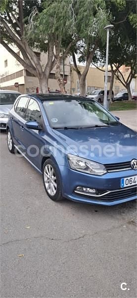 Usado VW Polo Sportline 90 CV (66 kW) 2014 Azul Berlina