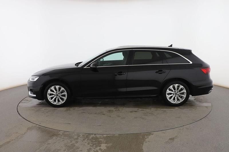 Usado Audi A4 Advanced 163 CV (119 kW) 2022 Negro Familiar