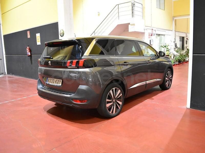 Usado Peugeot 5008 Allure 130 CV (95 kW) 2019 Gris / plata SUV