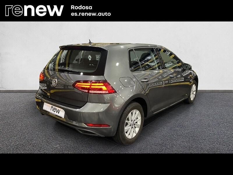 Usado VW Golf VII 110 CV (80 kW) 2018 Gris Berlina