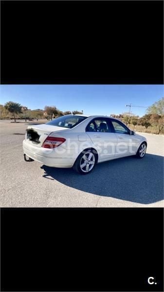 Usado Mercedes C200 Avantgarde 136 CV (100 kW) 2010 Blanco Berlina