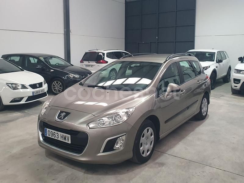 Usado Peugeot 308 SW Active 112 CV (82 kW) 2012 Gris / plata Familiar