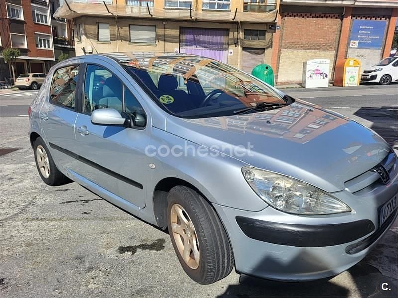 Usado Peugeot 307 110 CV (80 kW) 2002 Gris / plata Berlina