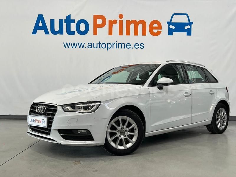 Blanco Usado 2013 Audi A3 Attraction Berlina | 9970 € (Caro) - Imagen 1/4