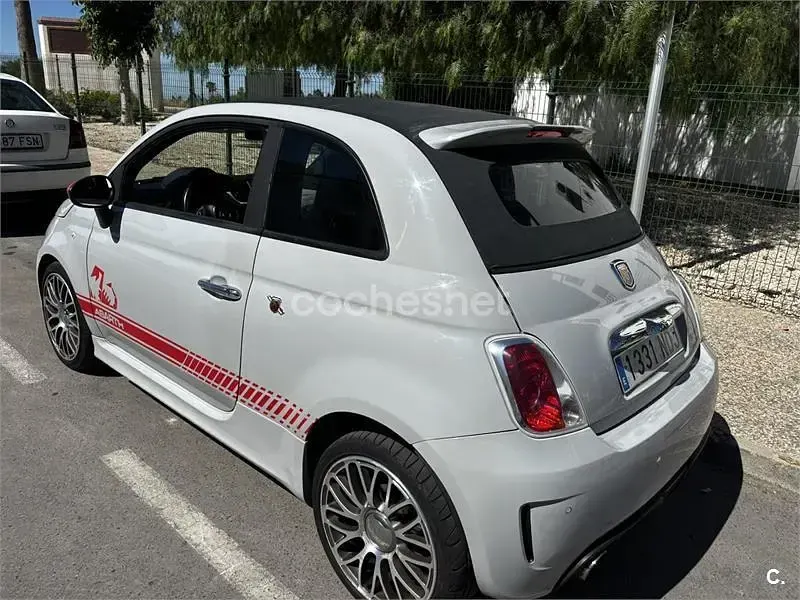 Usado Abarth 500C 140 CV (102 kW) 2012 Gris / plata Descapotable