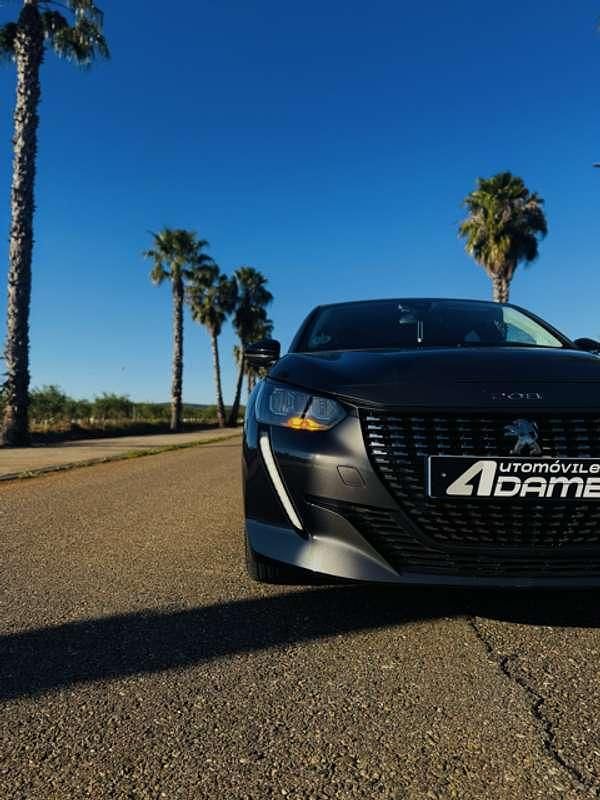 Usado Peugeot 208 Allure 102 CV (75 kW) 2023 Gris Utilitario