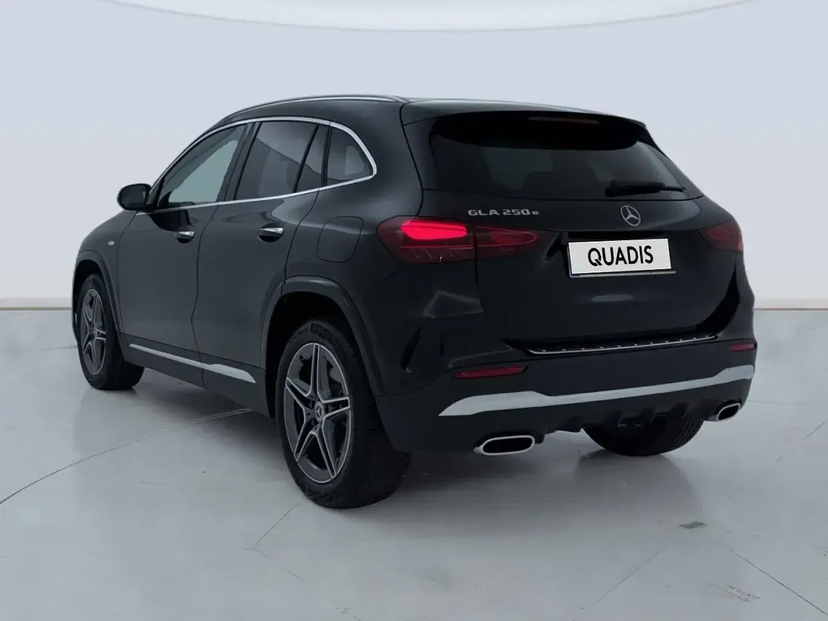 Usado Mercedes GLA250 218 CV (160 kW) 2025 Negro SUV