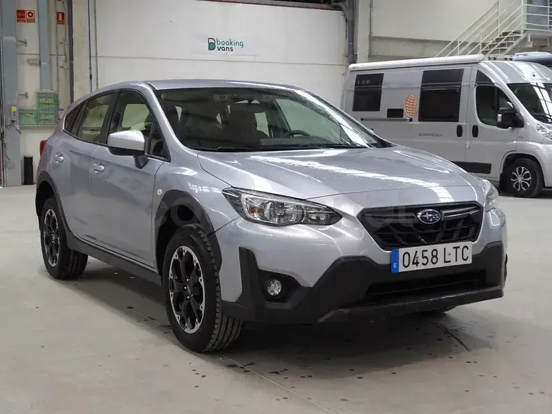 Usado Subaru XV Sport 114 CV (83 kW) 2022 Gris / plata SUV