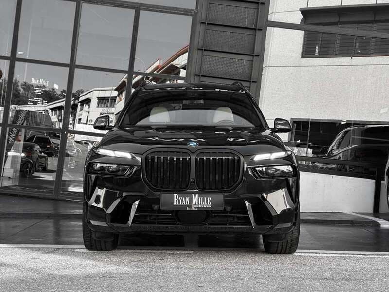 Usado BMW X7 M Sport 340 CV (250 kW) 2024 Negro SUV