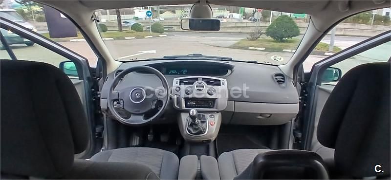 Usado Renault Grand Scénic II Dynamique 130 CV (95 kW) 2007 Gris / plata Monovolumen