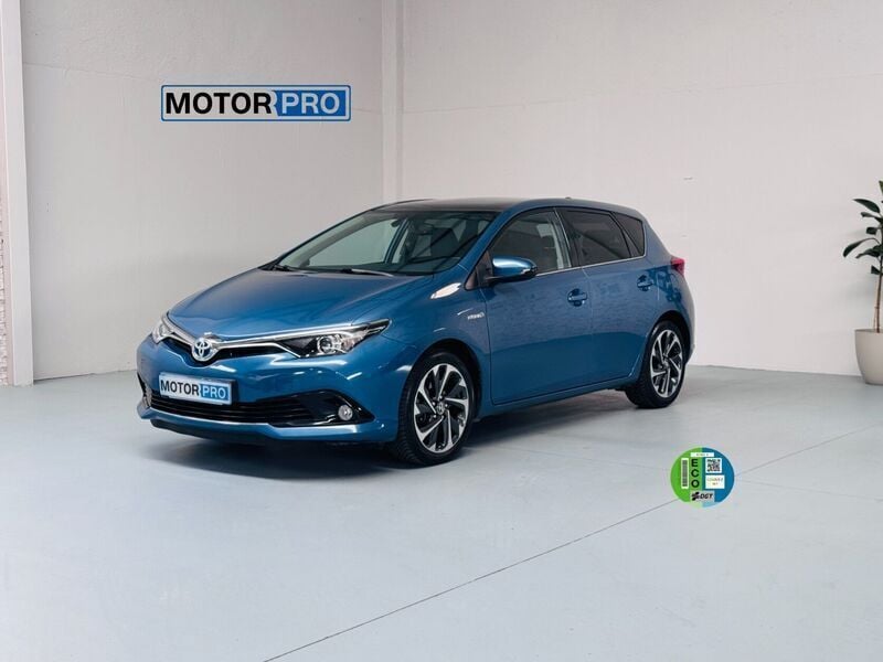 Azul Usado 2016 Toyota Auris Hybrid Berlina | 13.990 € (Un poco caro) - Imagen 1/4