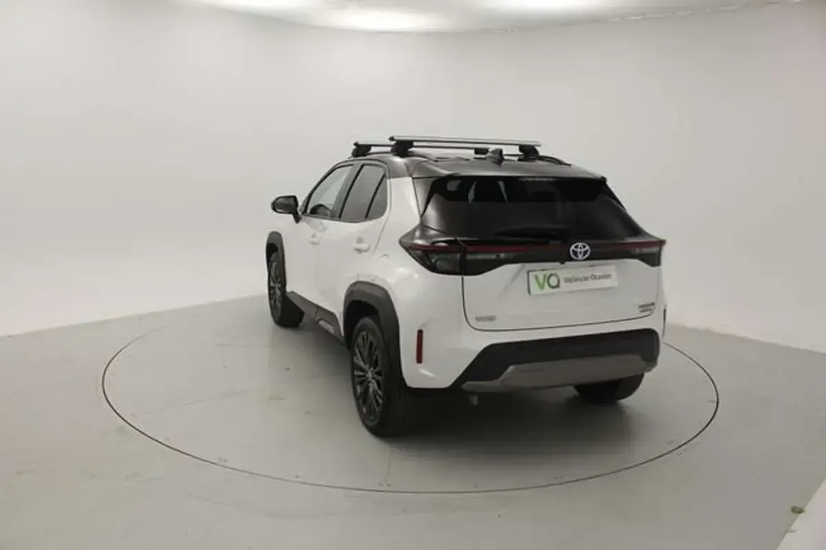 Usado Toyota Yaris Cross 116 CV (85 kW) 2023 Blanco SUV
