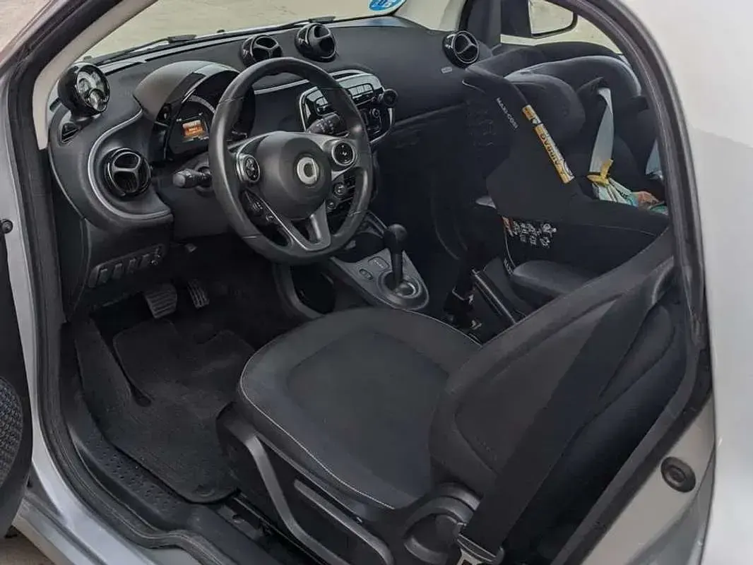 Usado Smart ForTwo Electric Drive 60 kW (82 CV) 2019 Gris Coupe