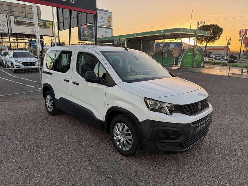 Usado Peugeot Rifter Access 99 CV (72 kW) 2021 Blanco Monovolumen