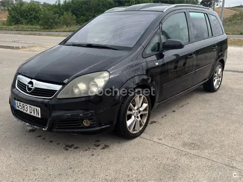 Usado Opel Zafira Elegance 100 HP (73 kW) 2006 Preto Monovolume