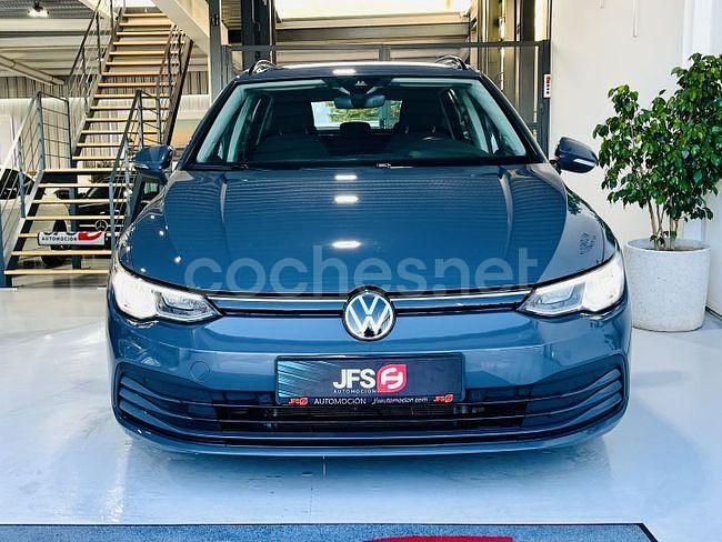 Usado VW Golf VIII Life 115 CV (84 kW) 2022 Gris / plata Familiar