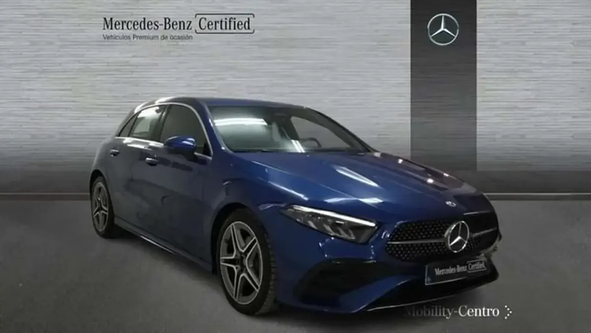Usado Mercedes A180 109 CV (80 kW) 2024 Azul Utilitario