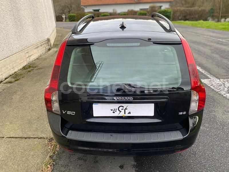Usado Volvo V50 Momentum 109 CV (80 kW) 2009 Negro Familiar