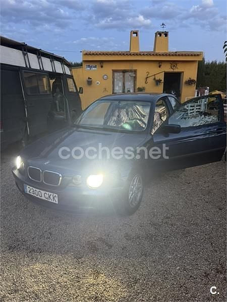 Usado BMW 318 143 CV (105 kW) 2003 Azul Coupe