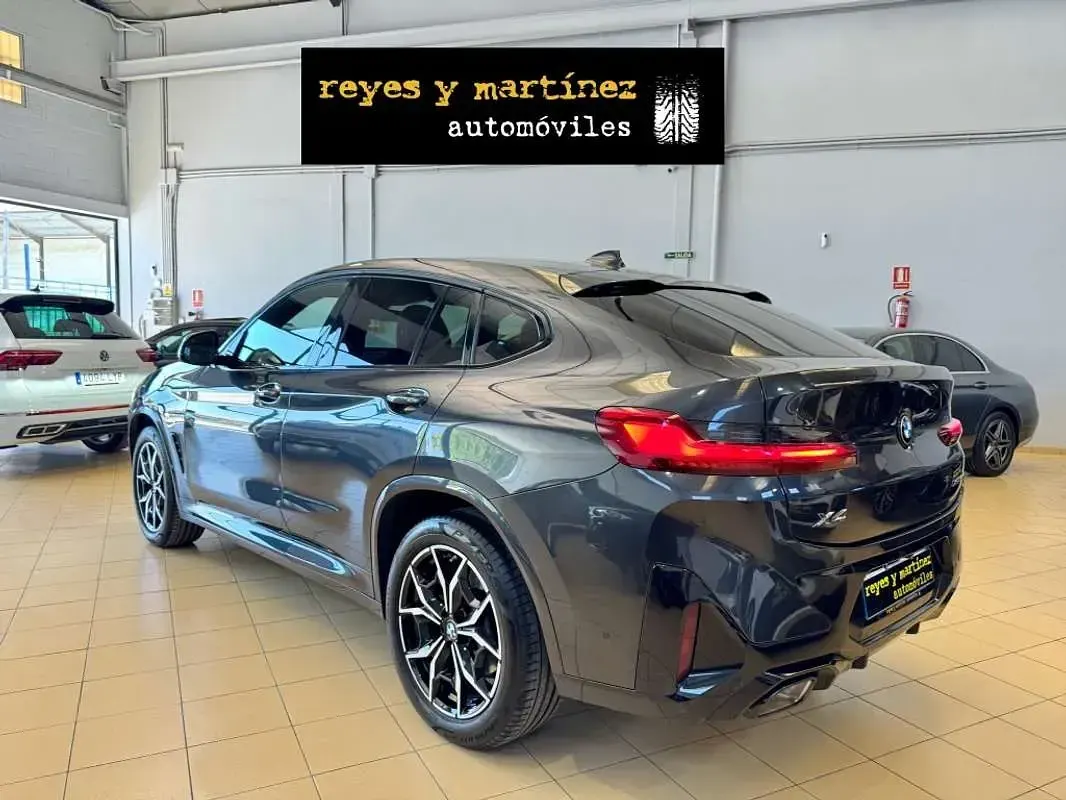 Usado BMW X4 M Sport 190 CV (139 kW) 2022 Gris SUV