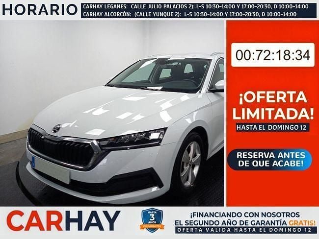 Usado Skoda Octavia 110 CV (80 kW) 2021 Blanco Familiar