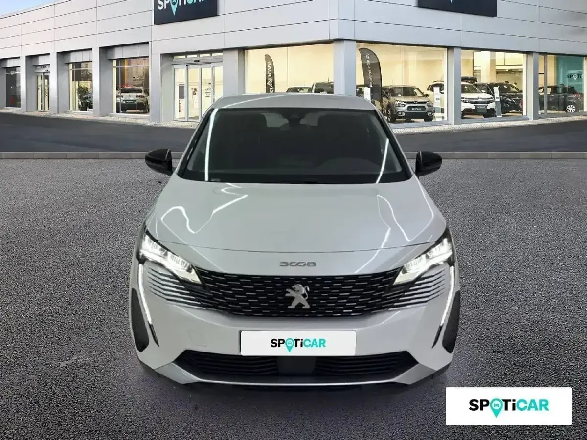 Usado Peugeot 3008 Active 130 CV (95 kW) 2022 Blanco SUV