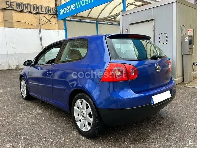 Usado VW Golf IV Highline 140 CV (102 kW) 2004 Azul Berlina