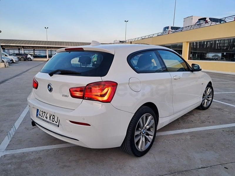 Usado BMW 118 Sport Line 136 CV (100 kW) 2018 Blanco Utilitario