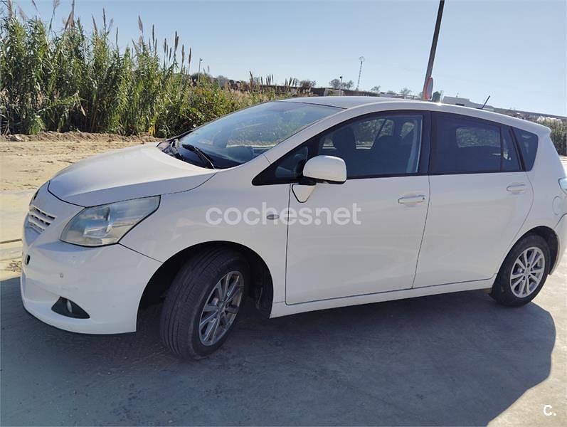 Usado Toyota Verso Active 126 CV (92 kW) 2012 Blanco Monovolumen