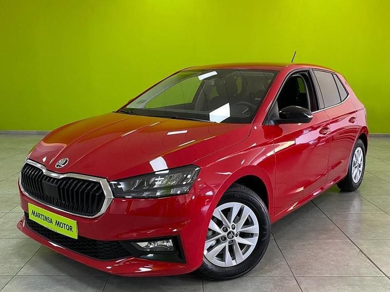 Rojo Usado 2025 Skoda Fabia Selection Utilitario | 20.300 € (Precio justo) - Imagen 1/4
