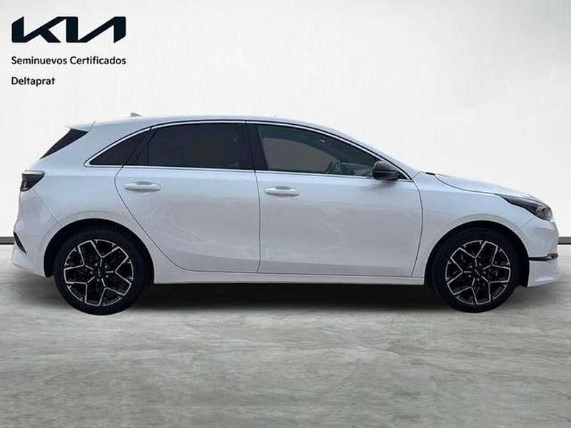Usado Kia Ceed Style 101 CV (74 kW) 2024 Blanco Utilitario