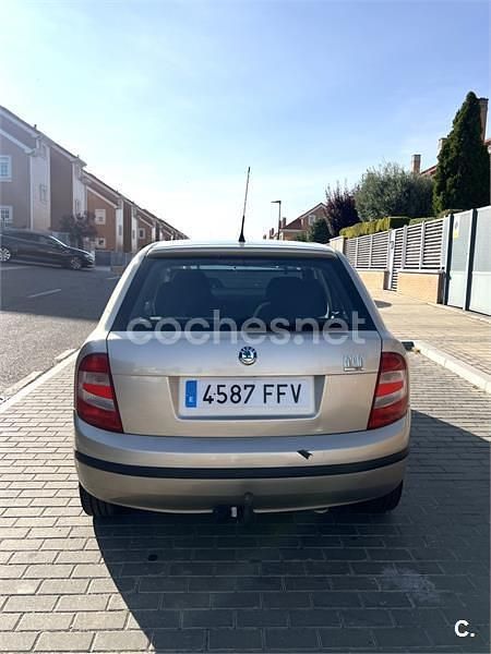 Usado Skoda Fabia Comfort 75 CV (55 kW) 2006 Beige Berlina