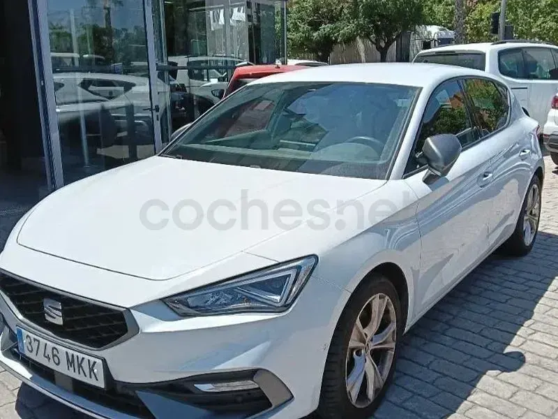 Usado Seat Leon FR 130 CV (95 kW) 2023 Blanco Berlina