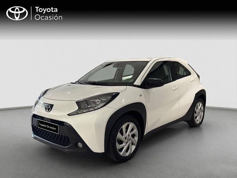 Usado Toyota Aygo X Play 72 CV (52 kW) 2024 Blanco SUV