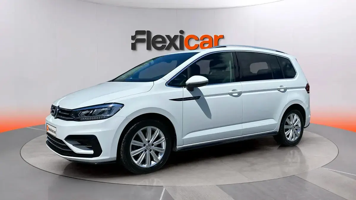 Usado VW Touran R-line 150 CV (110 kW) 2019 Blanco Monovolumen