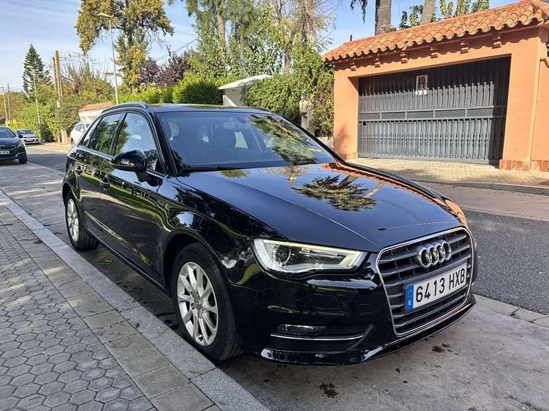 Negro Usado 2014 Audi A3 Sportback Attraction Utilitario | 11.300 € (Precio justo) - Imagen 1/4
