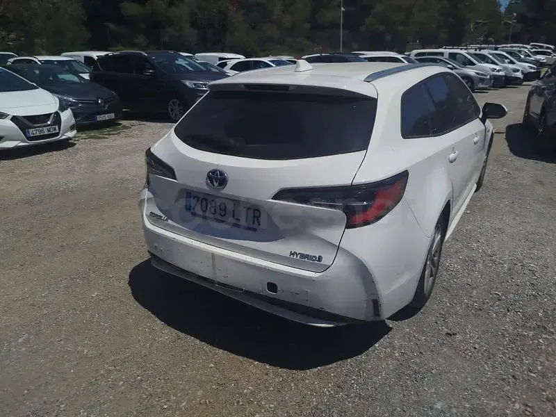 Usado Toyota Corolla Active 122 CV (89 kW) 2021 Blanco Familiar