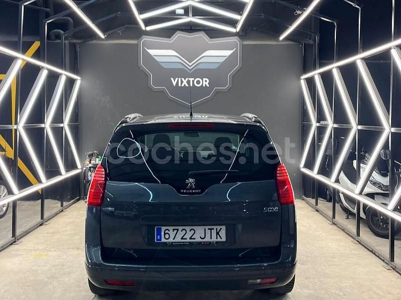 Używany Peugeot 5008 Style 130 KM (95 kW) 2016 Szary Minivan