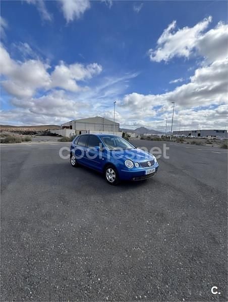 Usado VW Polo Trendline 75 CV (55 kW) 2002 Azul Berlina