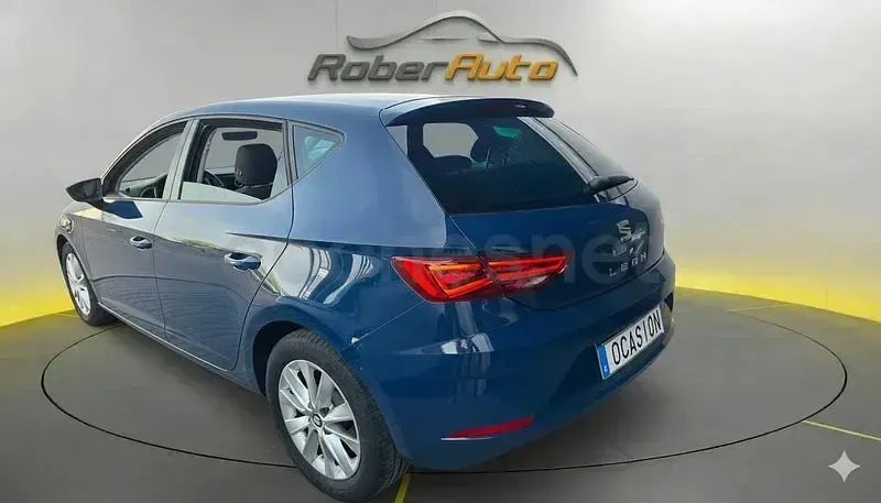 Usado Seat Leon Style 150 CV (110 kW) 2017 Azul Berlina